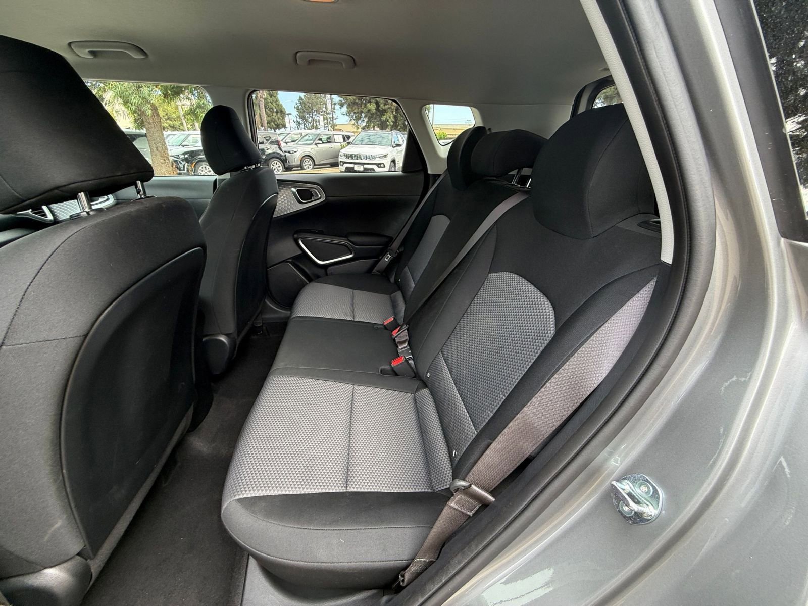 Used 2025 Kia Soul LX w/ LX Technology Package FWD image 22