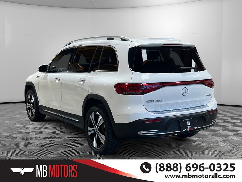 Used 2022 Mercedes-Benz EQB 300 4MATIC image 8