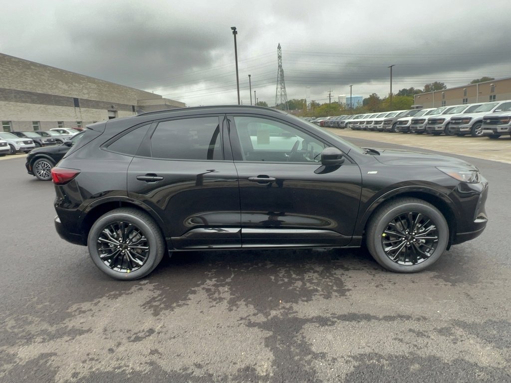 New 2026 Ford Escape ST-Line Elite image 4