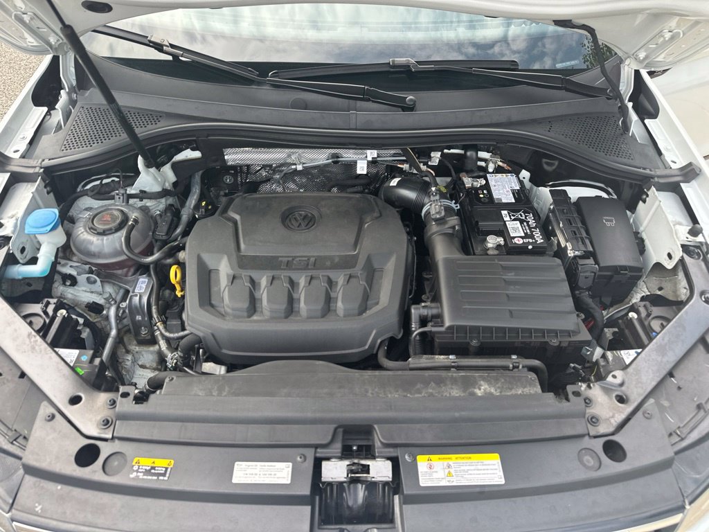 Used 2024 Volkswagen Tiguan SE R-Line AWD/4WD image 29