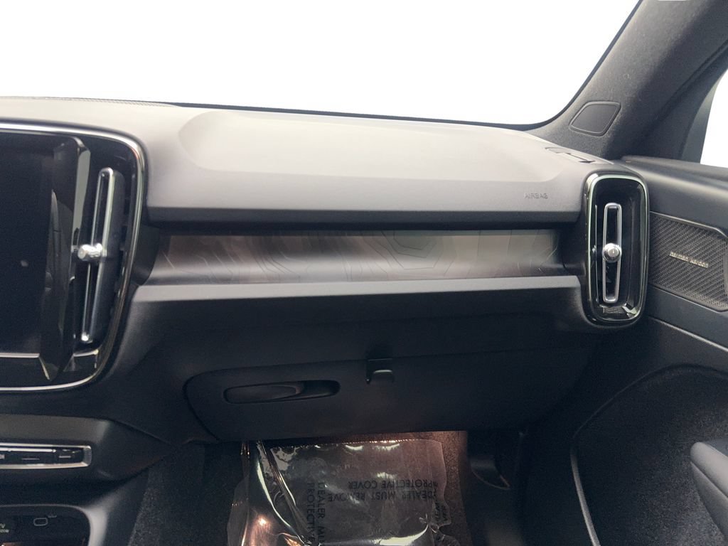 Used 2023 Volvo C40 P8 Recharge Ultimate AWD/4WD image 58