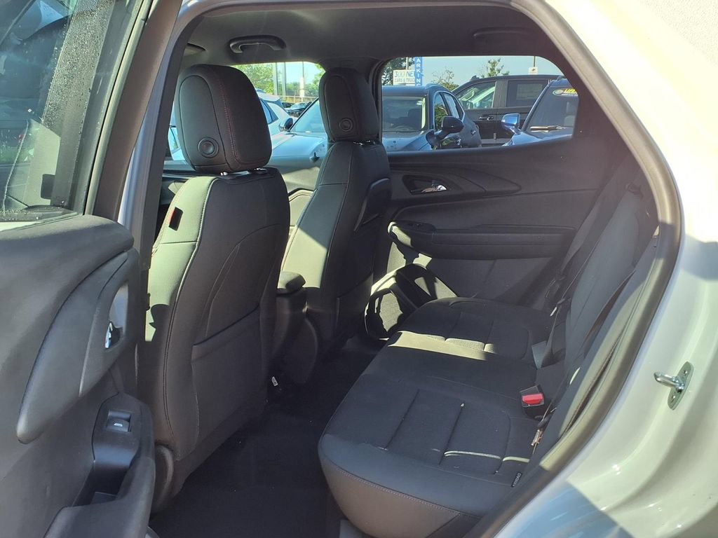 Used 2023 Chevrolet TrailBlazer RS w/ Convenience Package AWD/4WD image 13