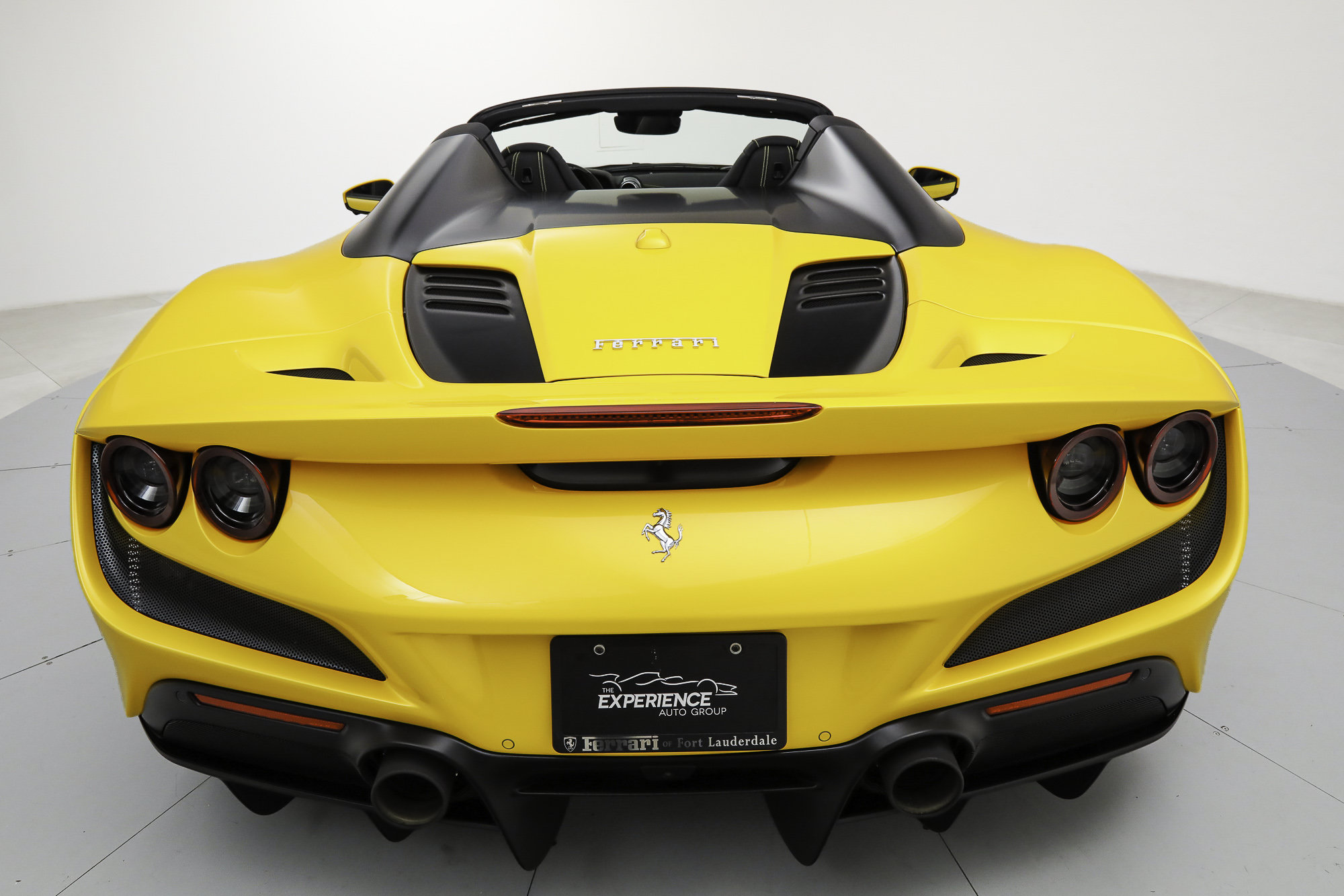 Certified 2022 Ferrari F8 Tributo RWD image 21