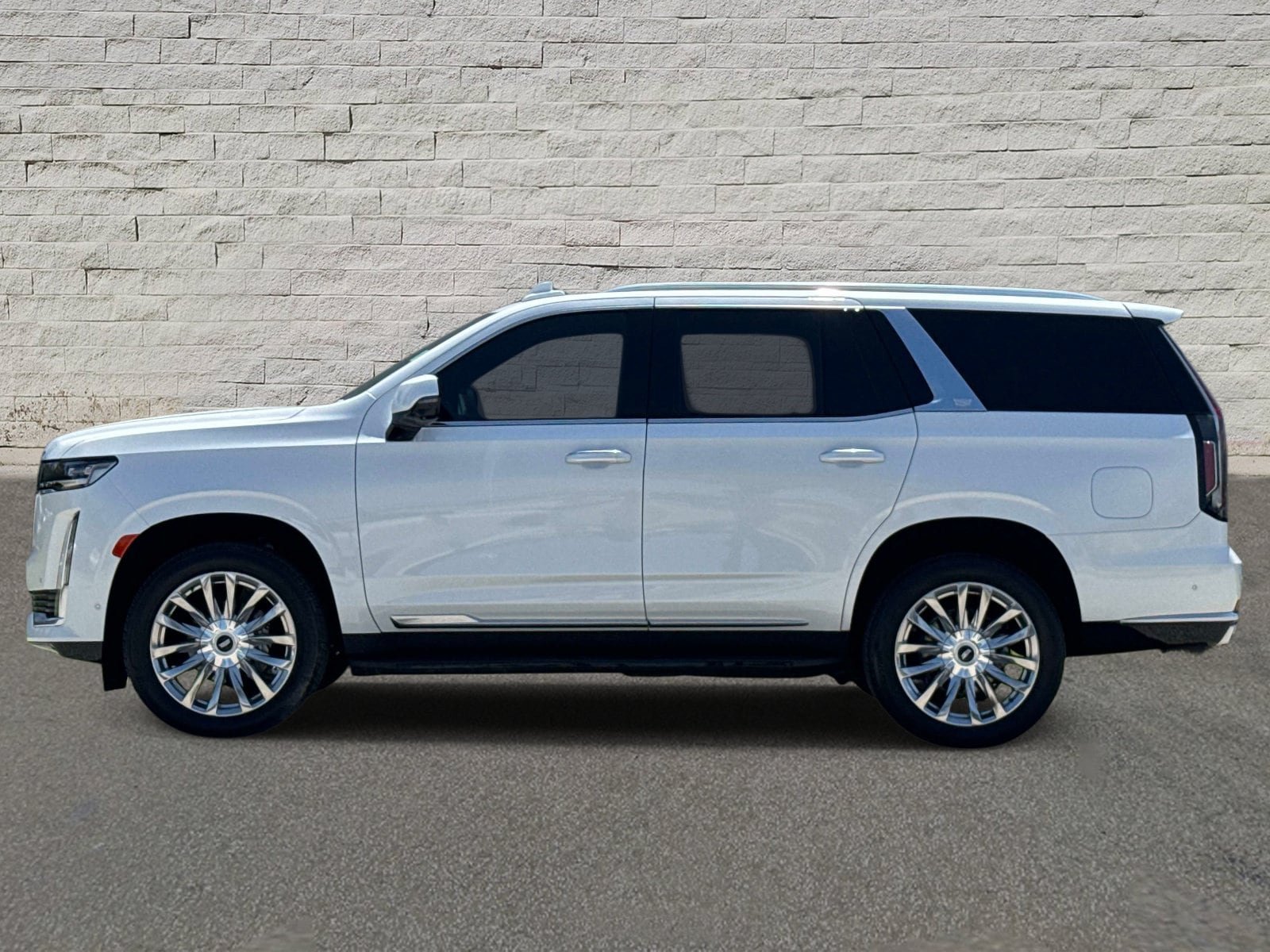Certified 2024 Cadillac Escalade Premium Luxury AWD/4WD image 2