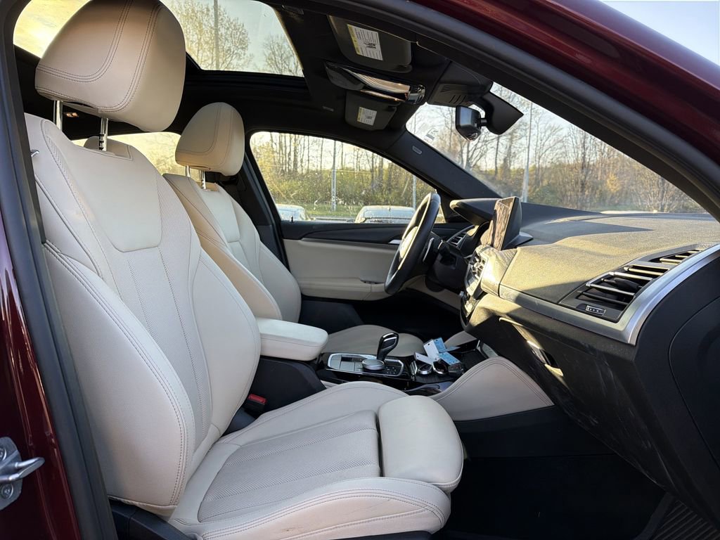 Used 2025 BMW X4 xDrive30i w/ Premium Package image 18