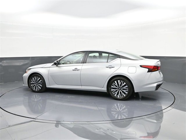 Used 2024 Nissan Altima 2.5 SV image 5
