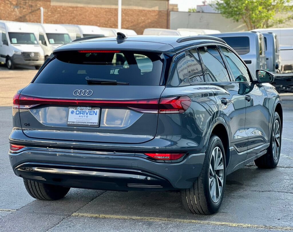 Used 2025 Audi Q6 e-tron Premium w/ Convenience Package AWD/4WD image 5