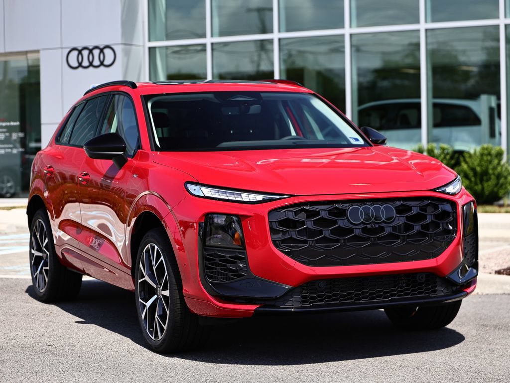 New 2026 Audi Q3 quattro 2.0T AWD/4WD image 2