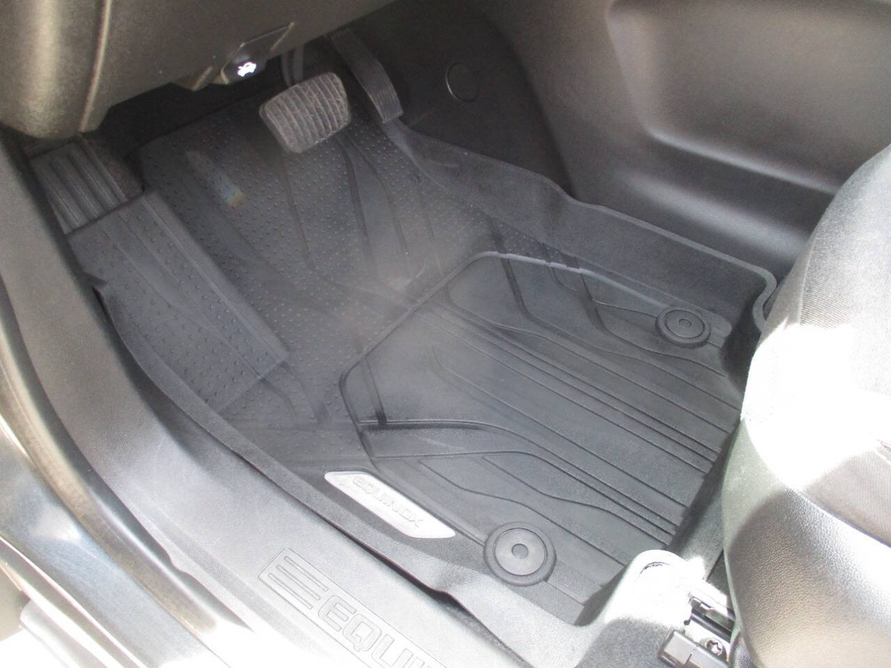Used 2020 Chevrolet Equinox LT AWD/4WD image 12