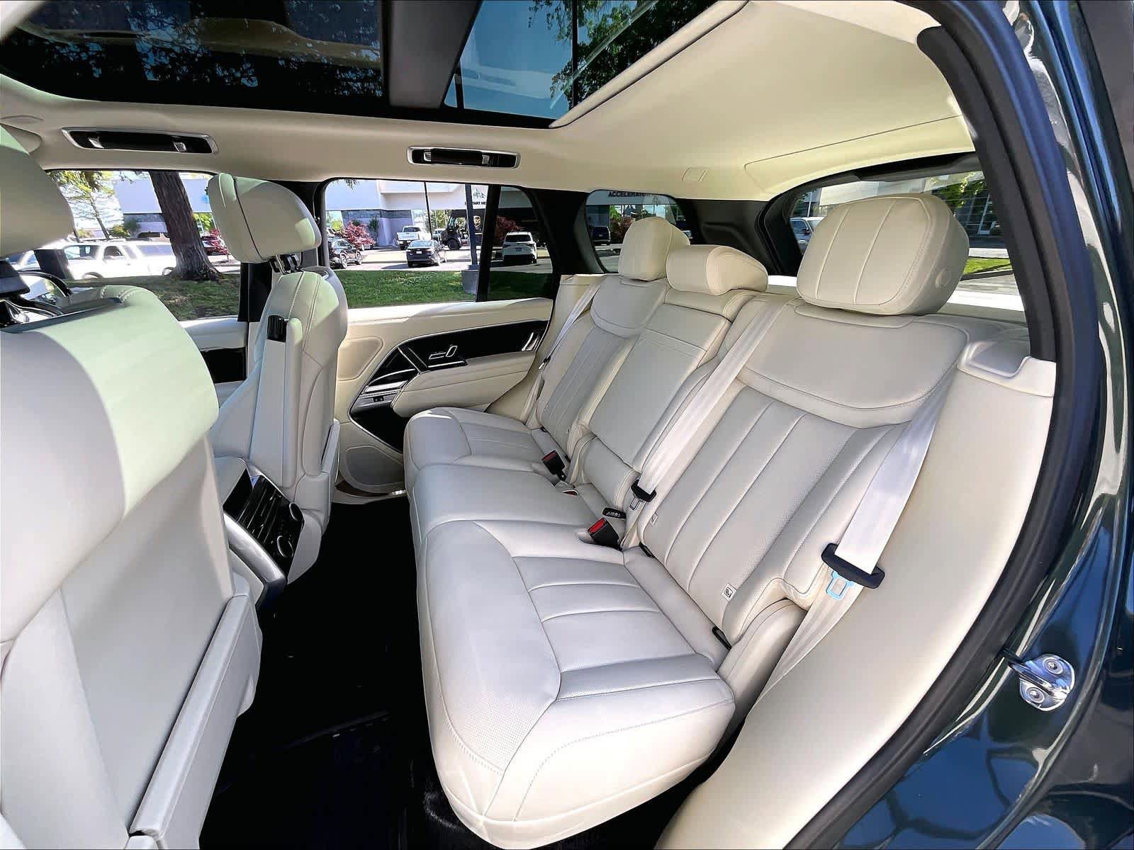 New 2026 Land Rover Range Rover SE AWD/4WD image 12