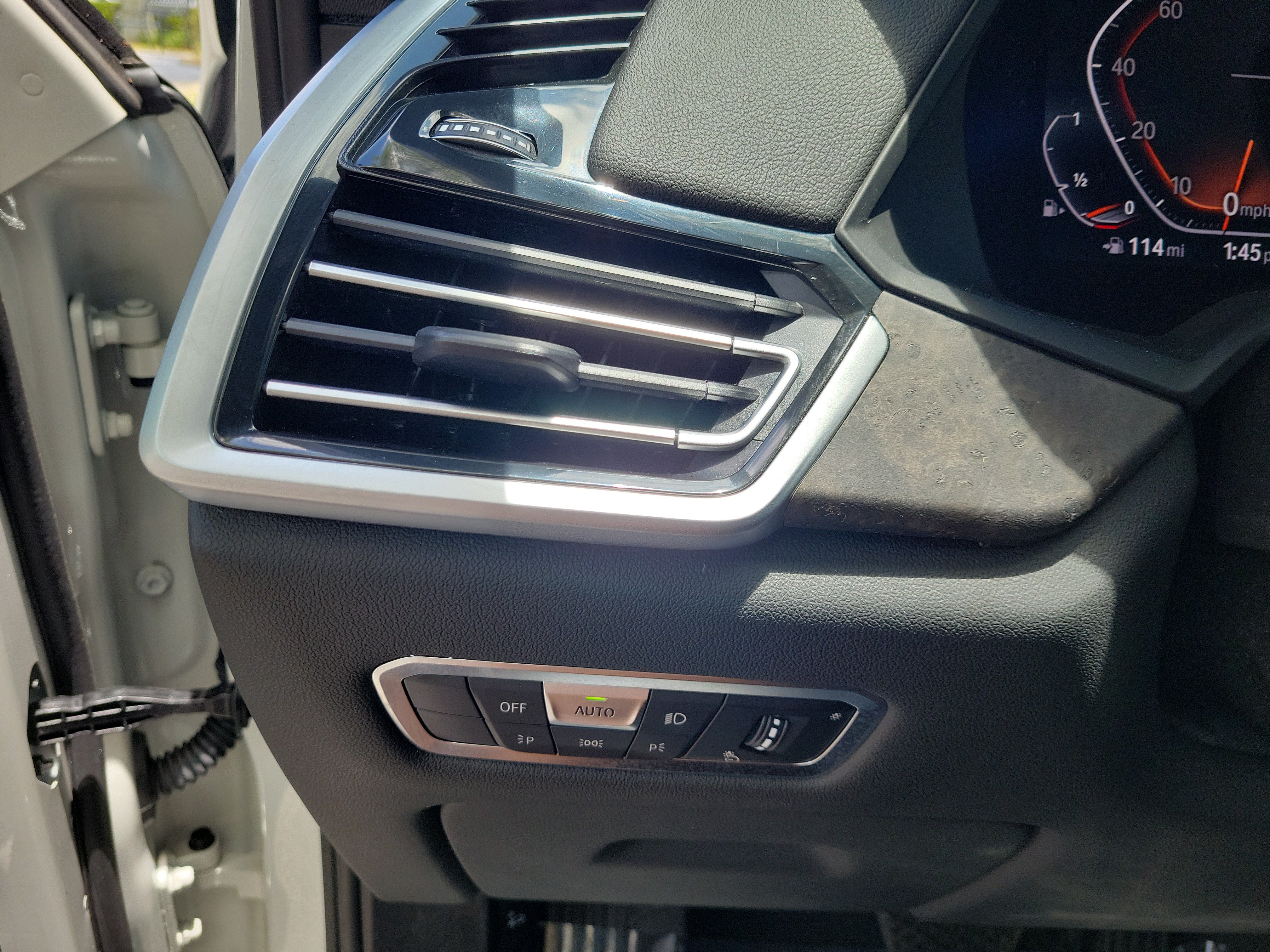 Used 2023 BMW X5 xDrive40i w/ Premium Package AWD/4WD image 16