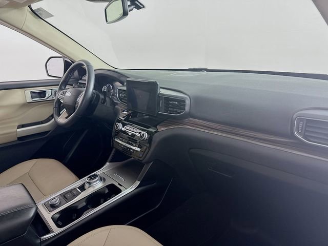 Certified 2021 Ford Explorer Limited w/ Equipment Group 301A image 32