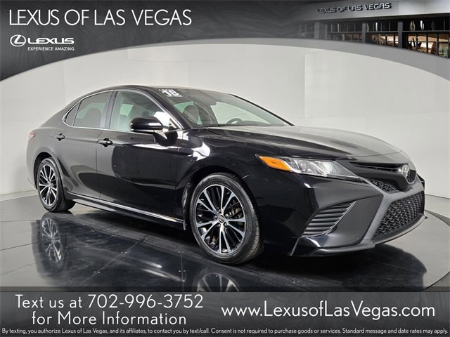 Used 2018 Toyota Camry SE image 1