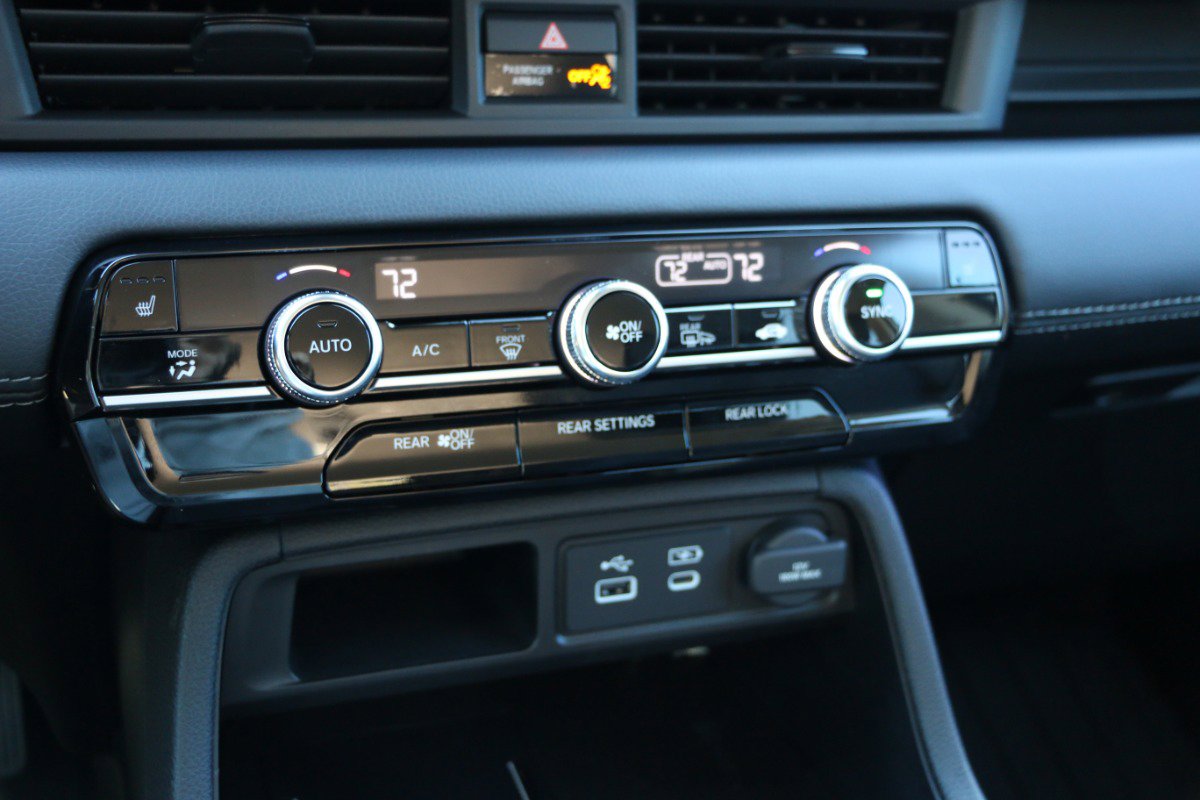Used 2025 Honda Pilot EX-L image 23