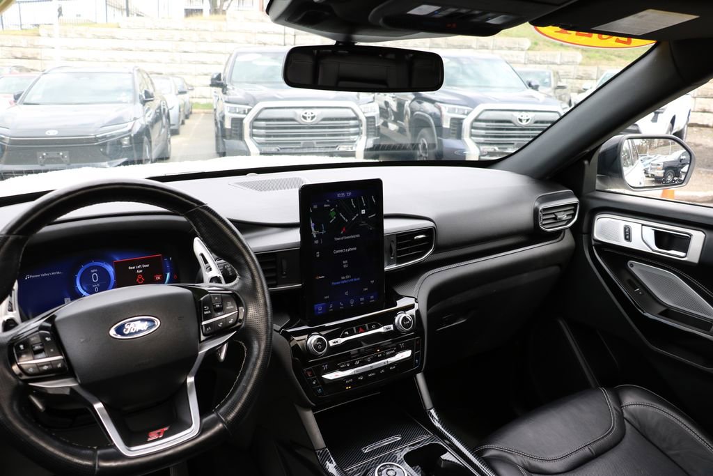 Used 2021 Ford Explorer ST w/ ST Street Pack image 32