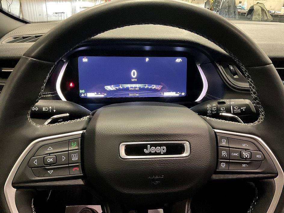 Used 2023 Jeep Grand Cherokee Altitude image 26