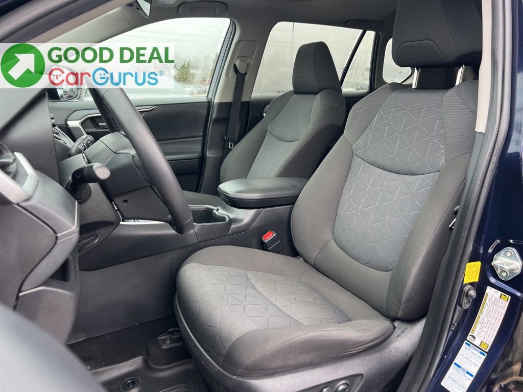 Used 2022 Toyota RAV4 XLE w/ Convenience Package image 18