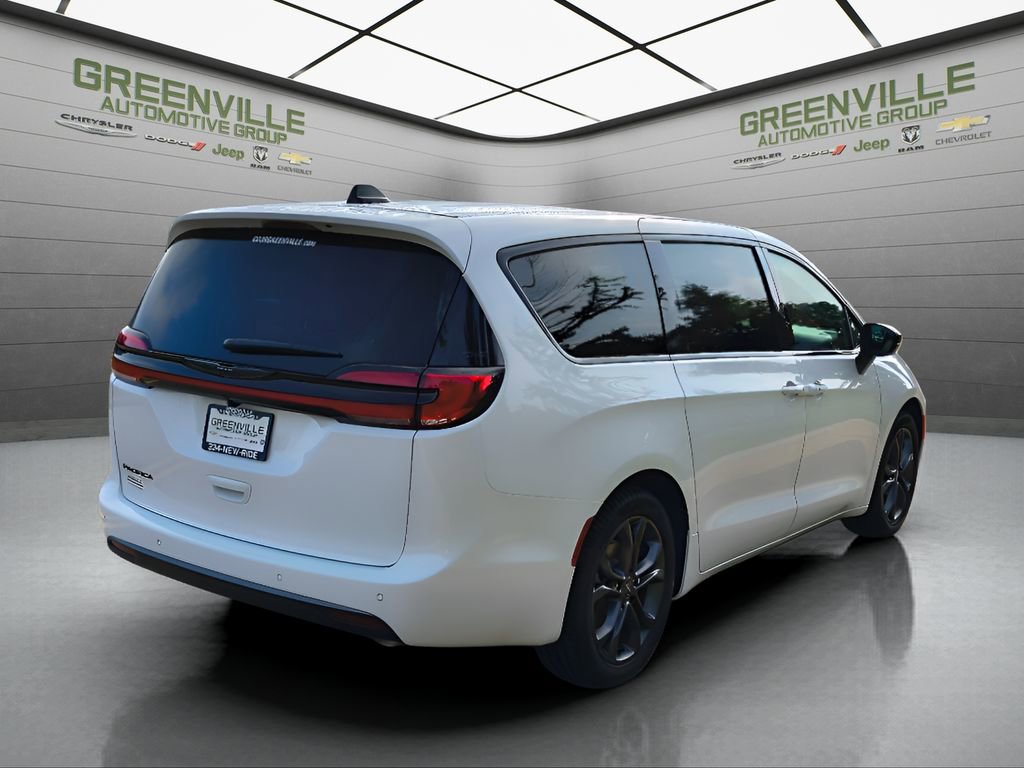 New 2026 Chrysler Pacifica Select image 6
