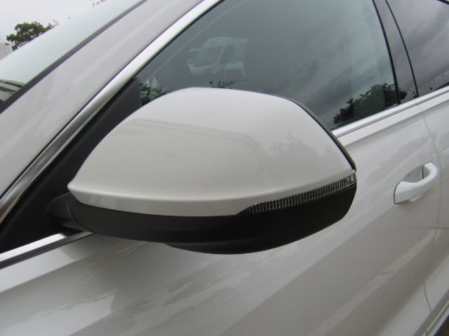 Used 2022 Audi Q8 Premium image 18