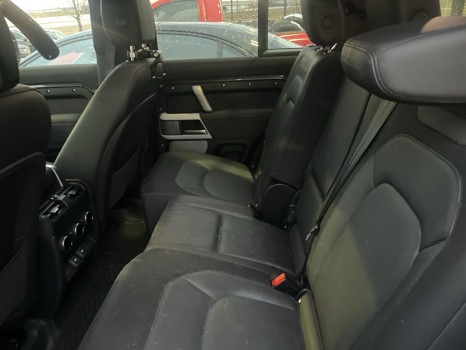 Used 2023 Land Rover Defender 130 X-Dynamic SE image 8