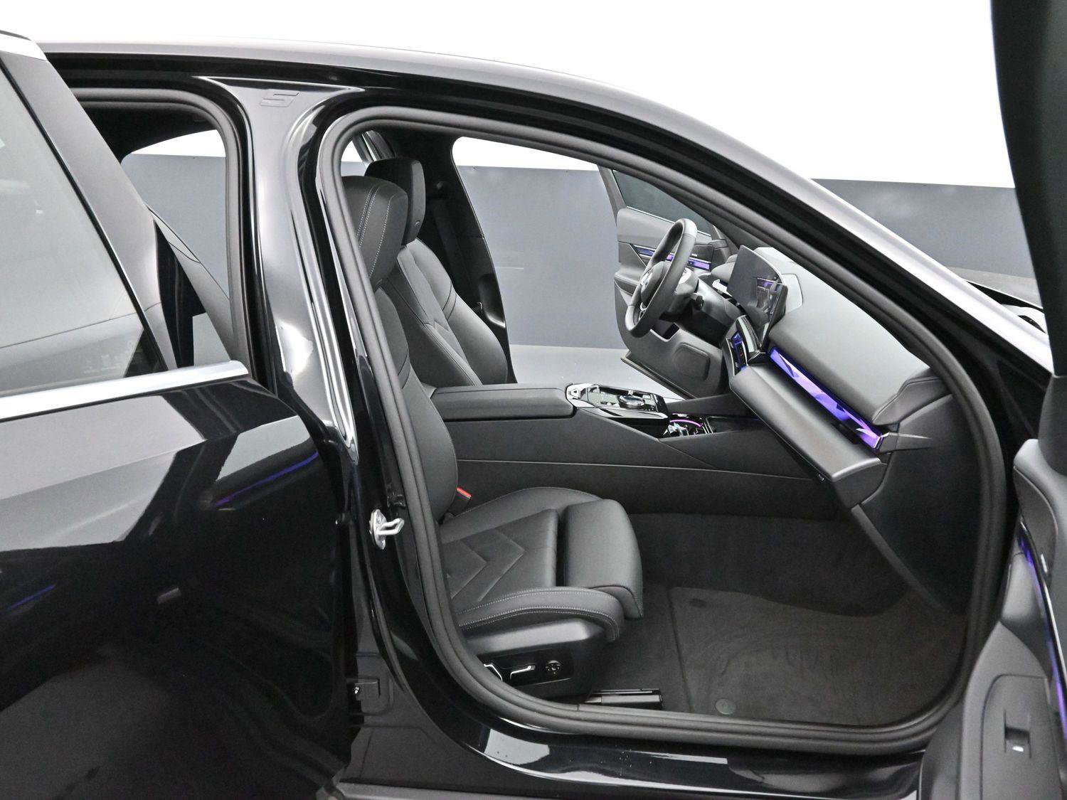 Used 2024 BMW i5 eDrive40i w/ M Sport Package image 35