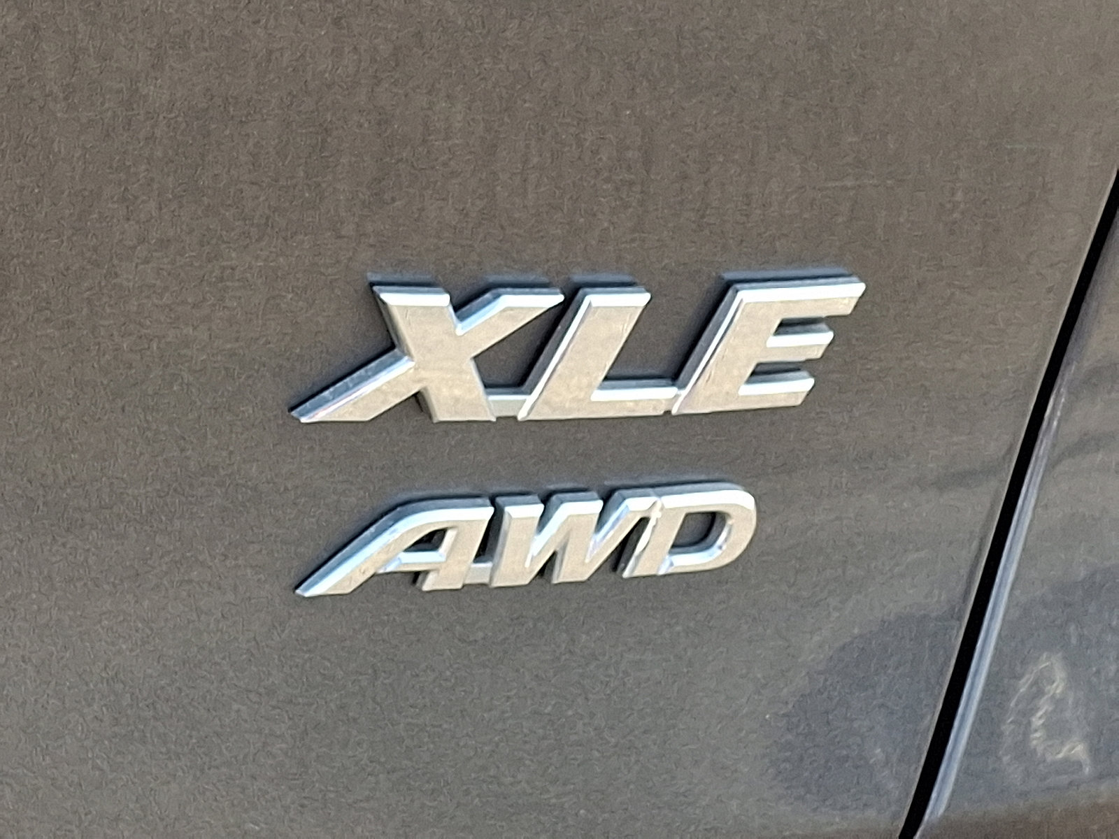 Used 2021 Toyota RAV4 XLE w/ Carpet Mat Package (TMS) image 29