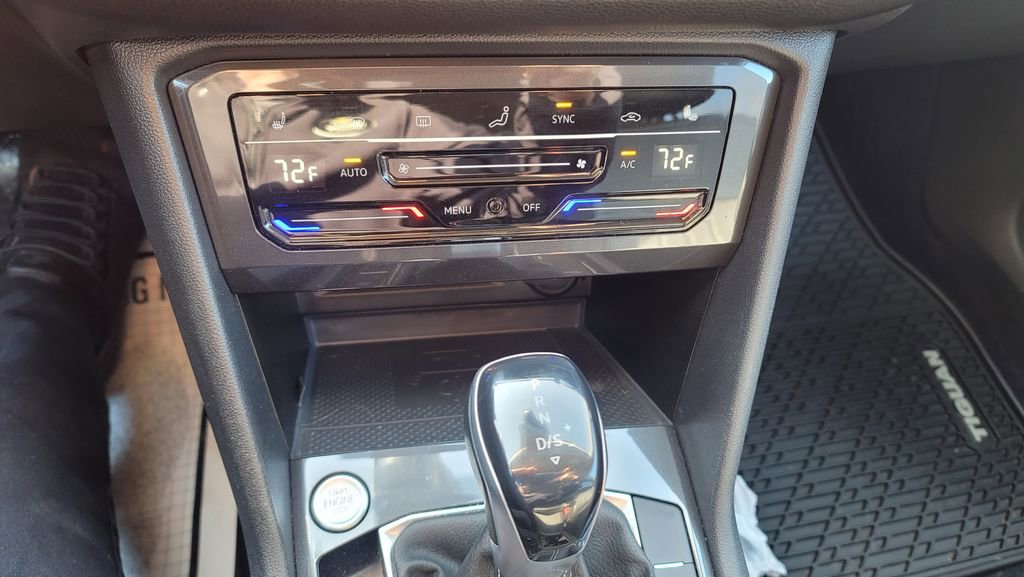 Used 2022 Volkswagen Tiguan SE image 22