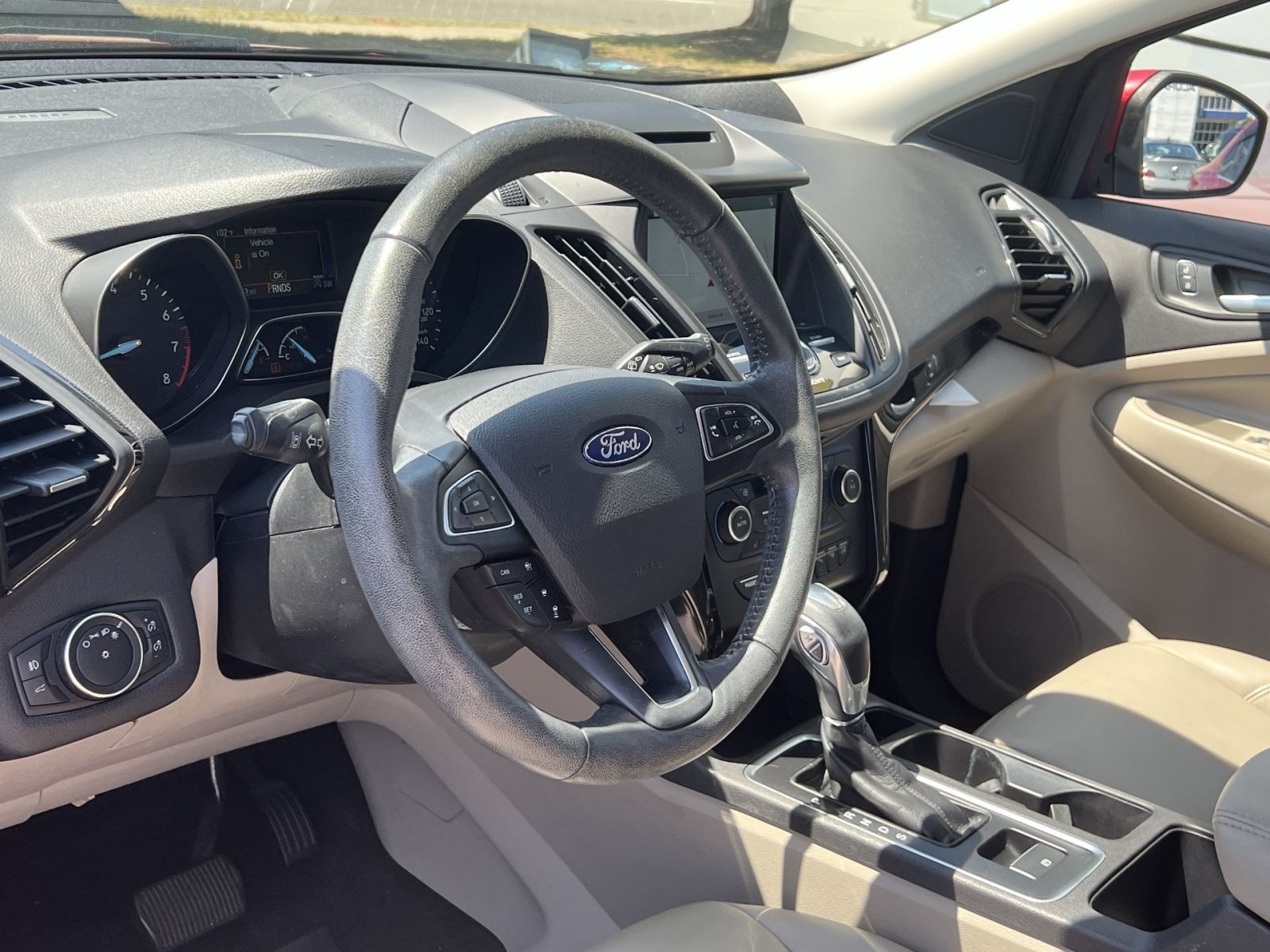Used 2018 Ford Escape Titanium w/ Ford Safe & Smart Package AWD/4WD image 13
