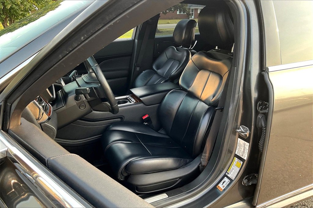 Used 2019 Lincoln Continental Premiere image 25