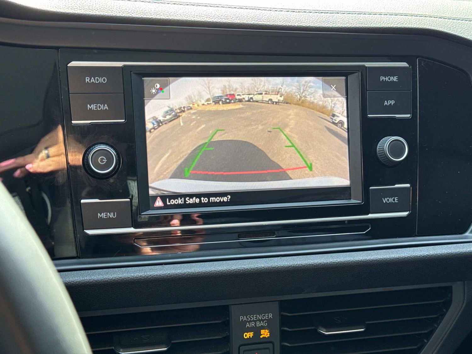 Used 2020 Volkswagen Jetta SE w/ SE Cold Weather Package FWD image 34