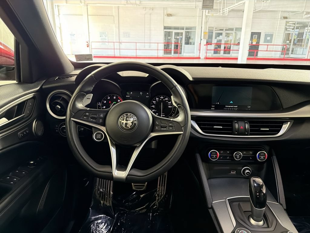 Used 2018 Alfa Romeo Stelvio Ti Sport AWD/4WD image 16