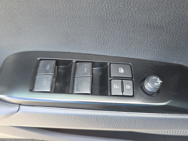 Used 2026 Toyota Camry SE w/ Convenience Package FWD image 28