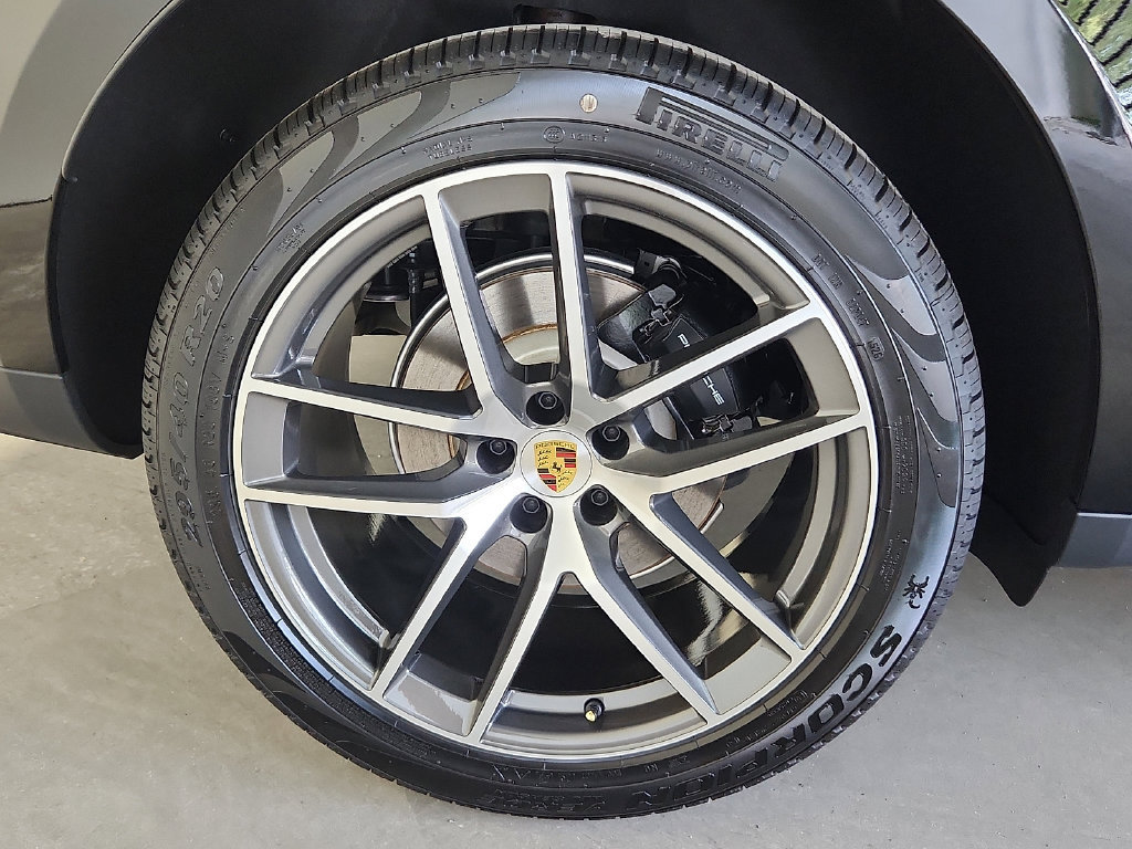 New 2026 Porsche Macan AWD/4WD image 10