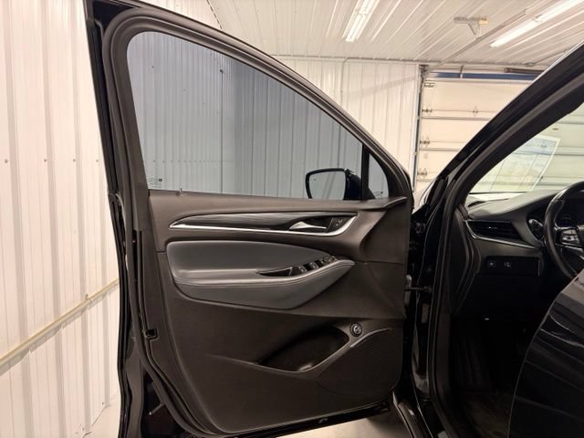 Used 2023 Buick Enclave Essence AWD/4WD image 16