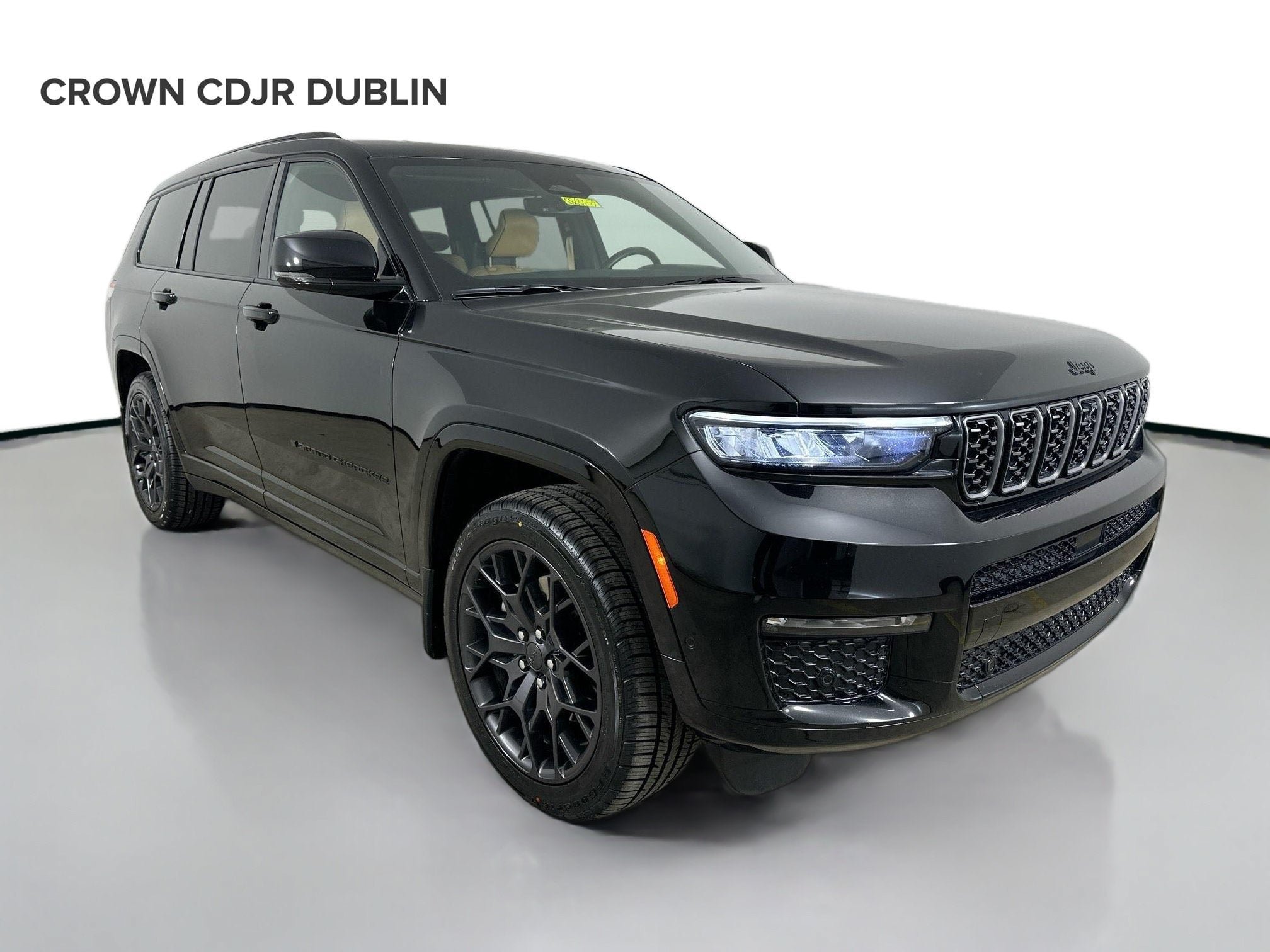 Used 2025 Jeep Grand Cherokee L Summit w/ Obsidian Package AWD/4WD image 4