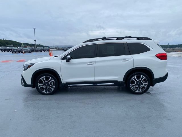 Used 2023 Subaru Ascent Limited w/ Technology Package AWD/4WD image 5