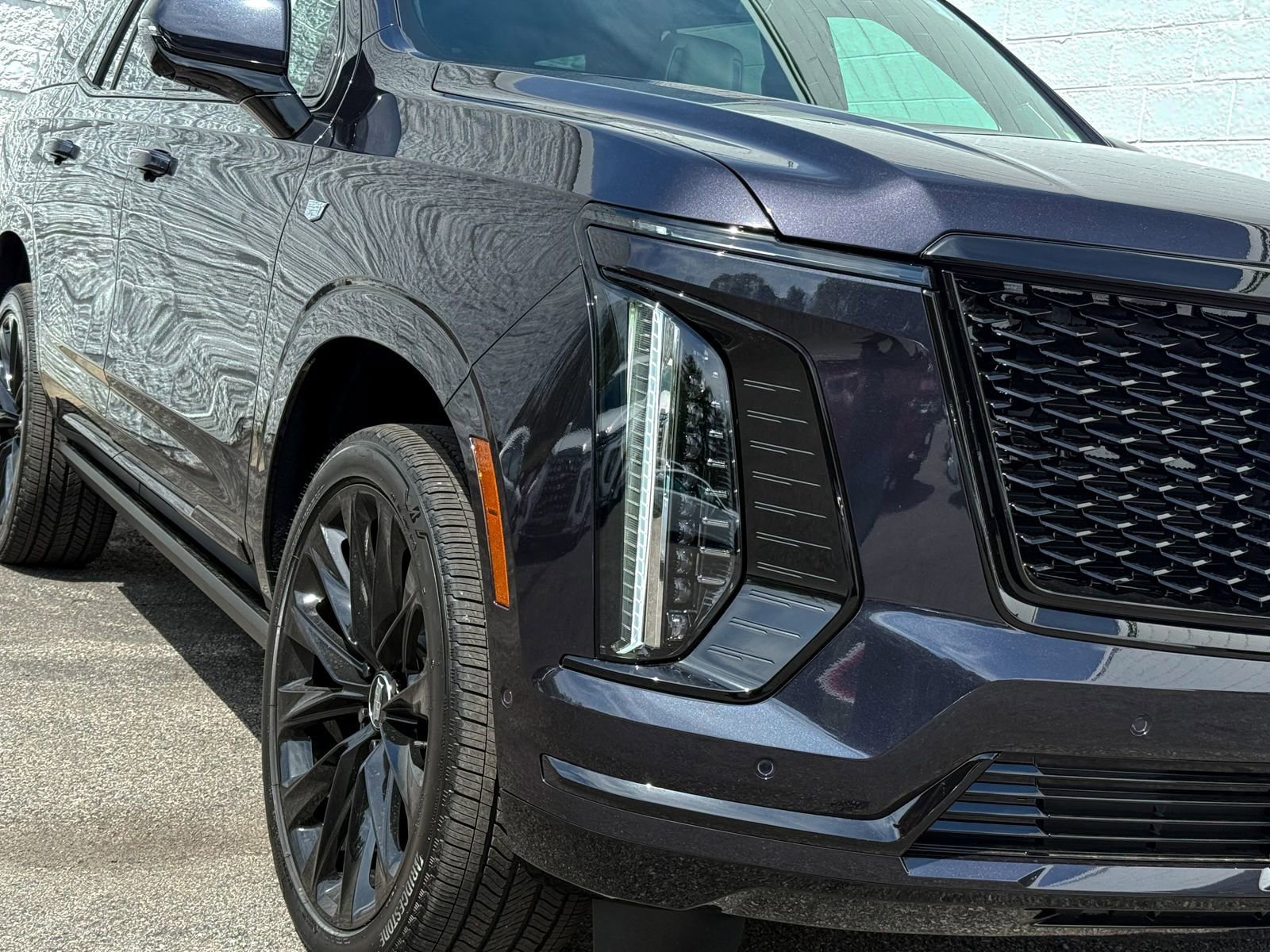 New 2026 Cadillac Escalade Platinum Sport w/ LPO, ONYX Package AWD/4WD image 4