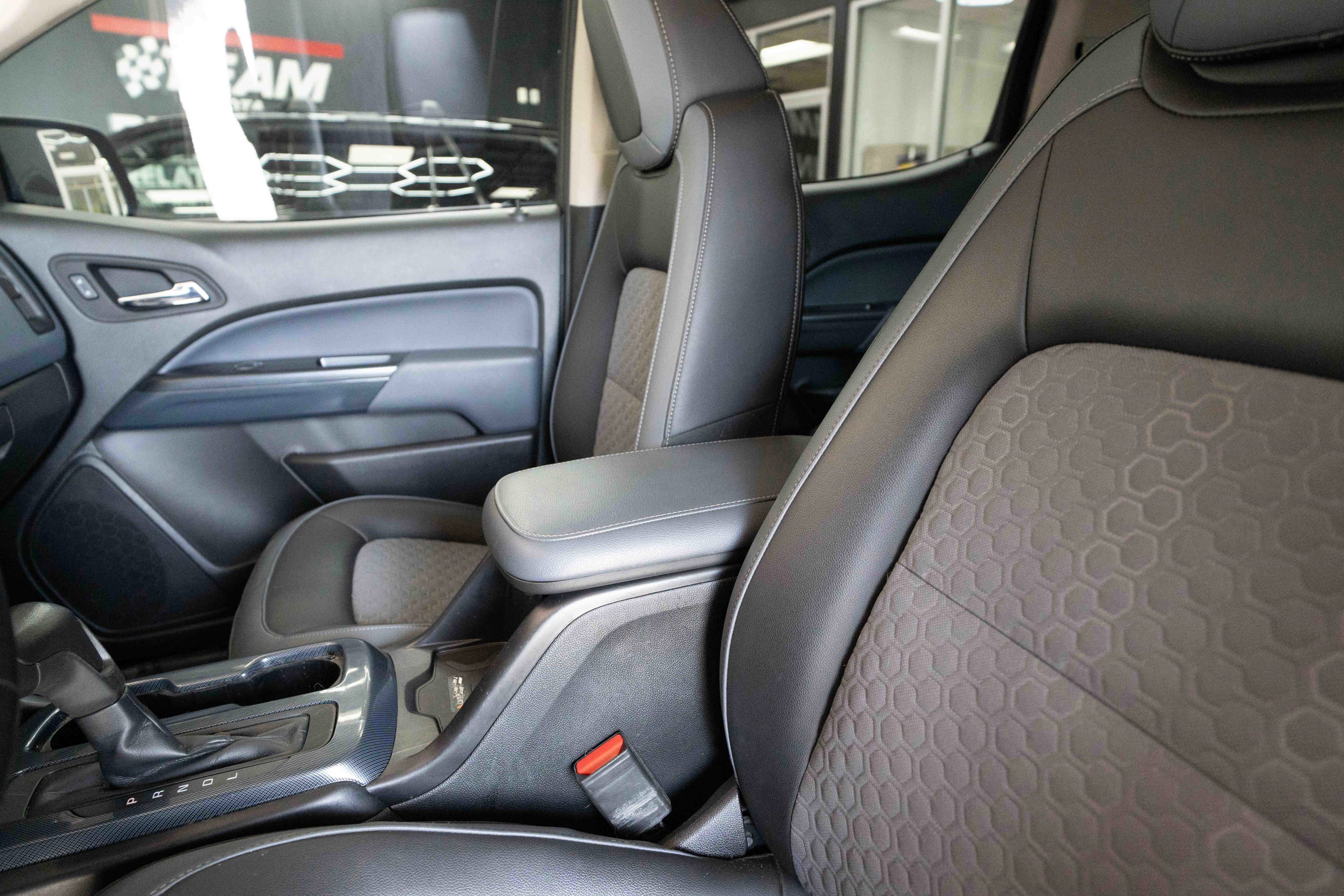 Used 2021 Chevrolet Colorado Z71 AWD/4WD image 10