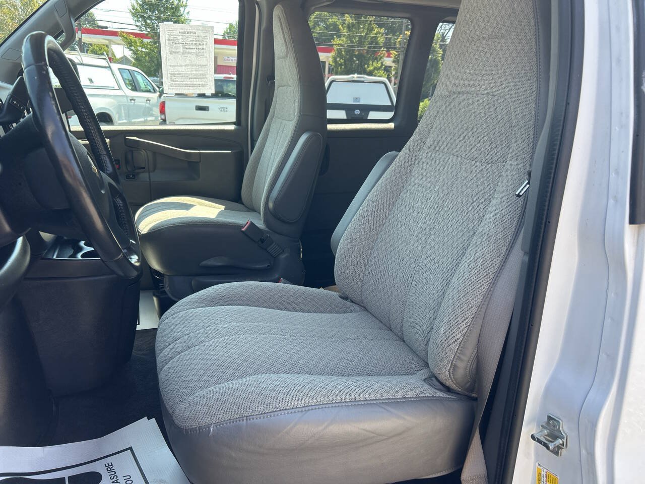 Used 2020 Chevrolet Express 3500 LS RWD image 10