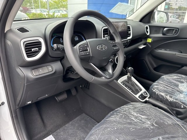Used 2025 Hyundai Venue Limited image 20