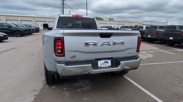 New 2026 RAM 3500 Tradesman AWD/4WD image 7