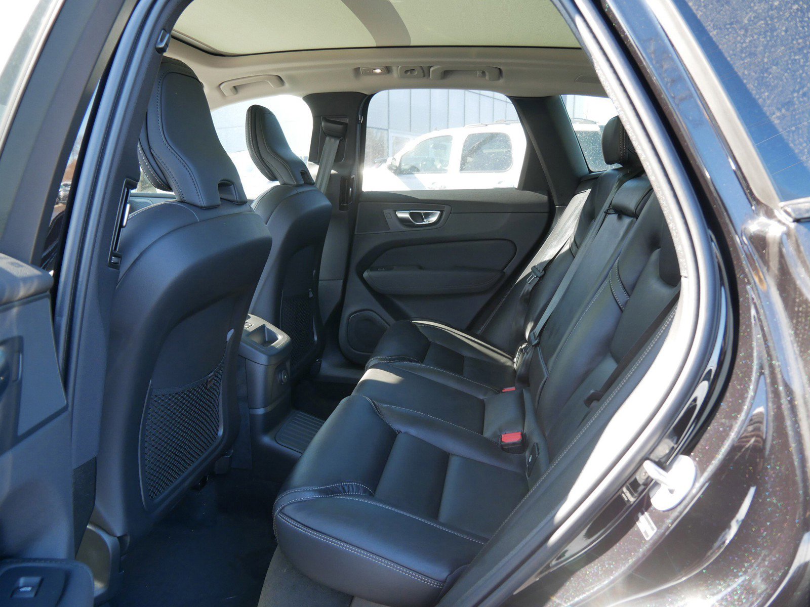 New 2026 Volvo XC60 T8 Ultra w/ Protection Package Premier image 6