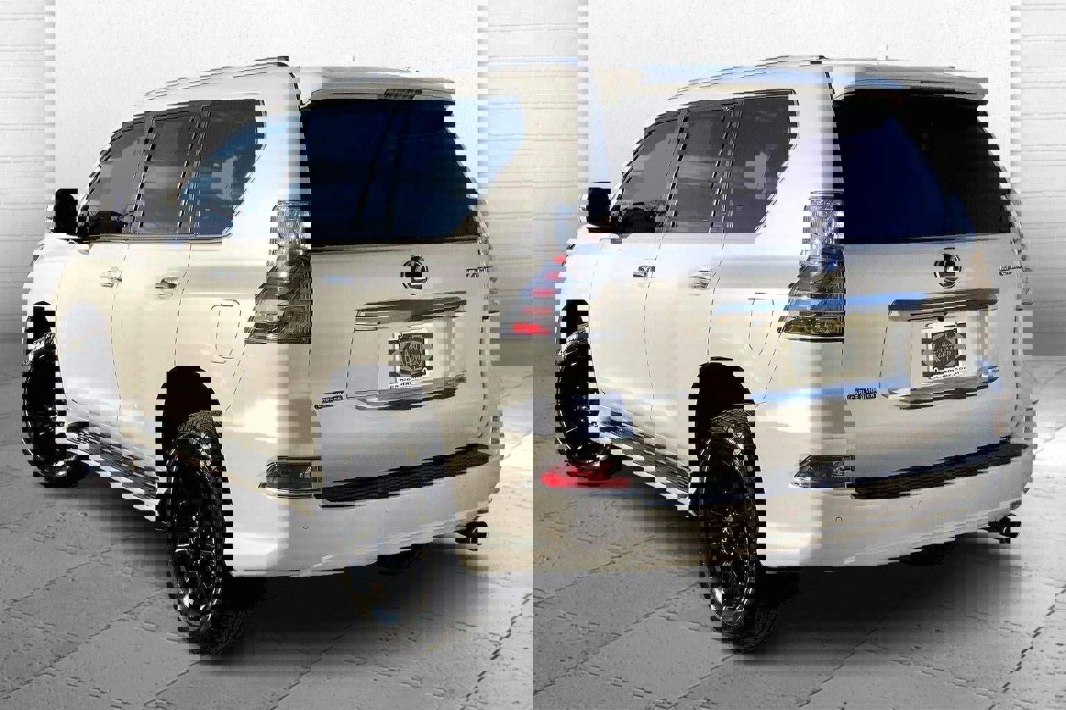 Used 2023 Lexus GX 460 Luxury w/ Accessory Package image 10