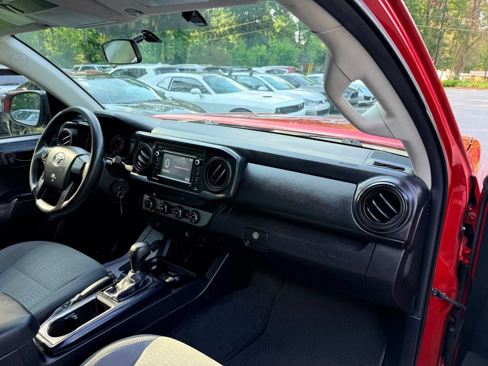 Used 2016 Toyota Tacoma SR AWD/4WD image 18