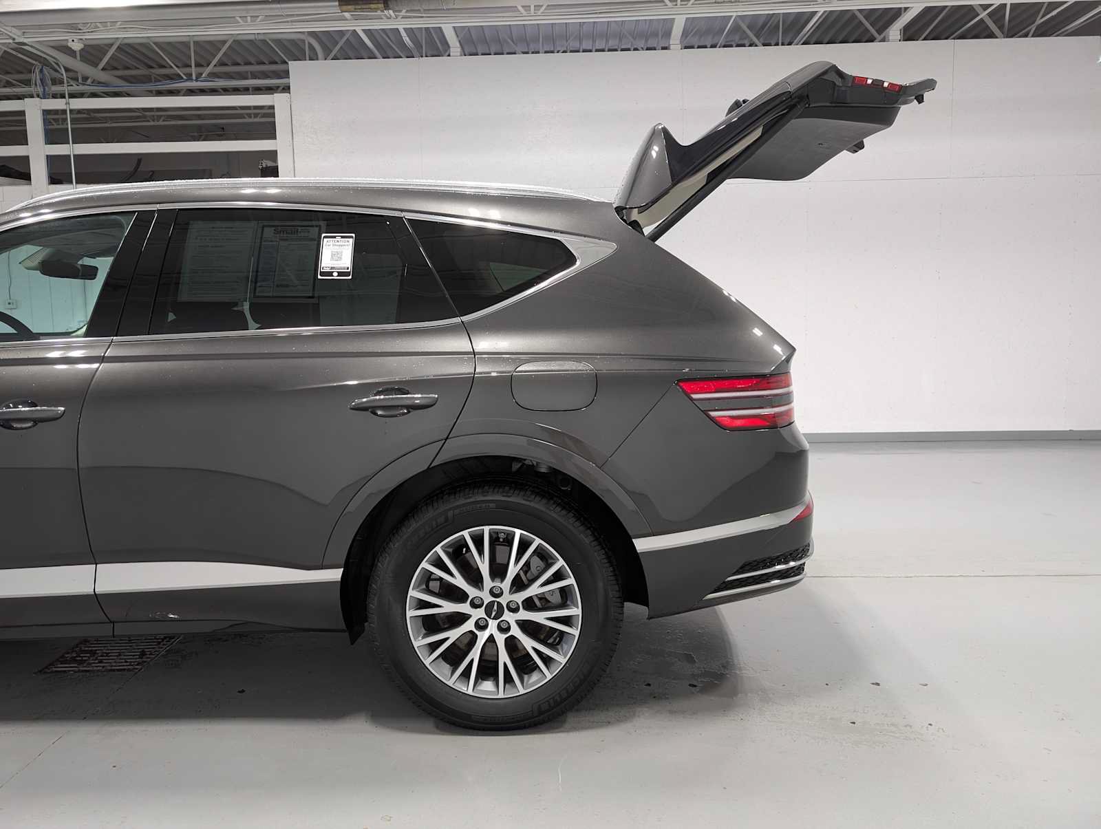 Used 2025 Genesis GV80 2.5T Standard AWD/4WD image 11