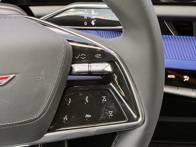 New 2027 Cadillac Optiq V w/ Deep Ocean Design Edition AWD/4WD image 13