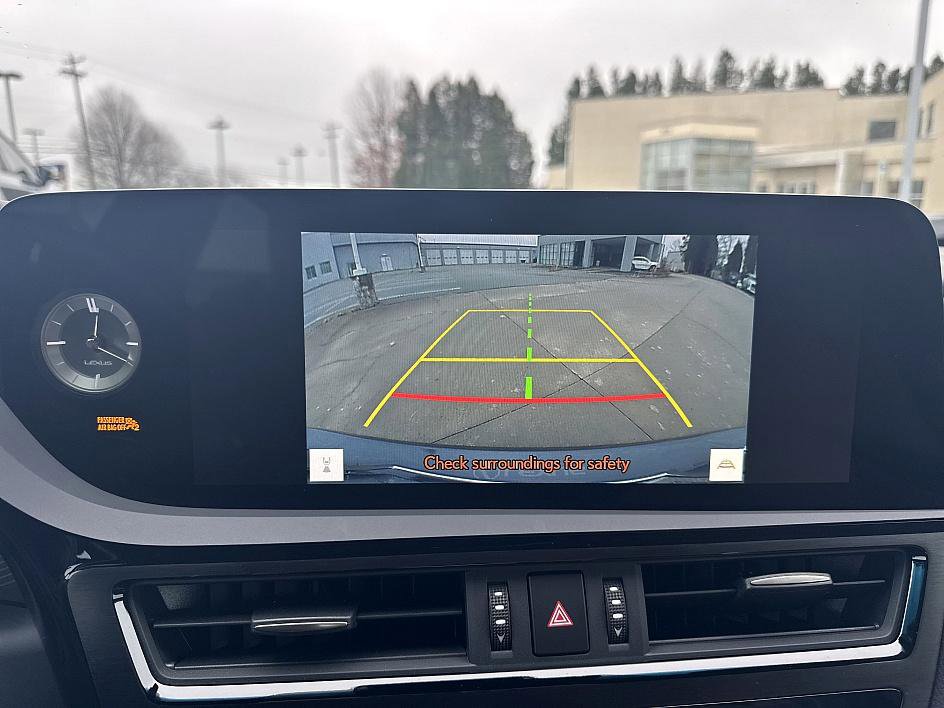 Used 2024 Lexus ES 300h w/ Premium Package image 15