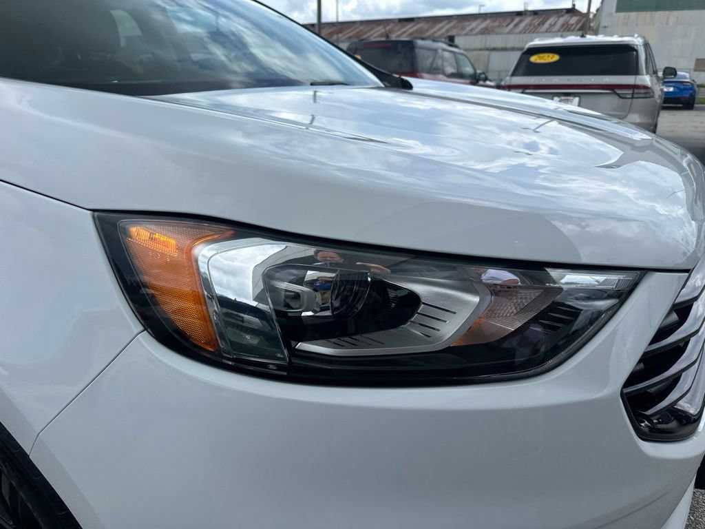 Used 2022 Ford Edge SE w/ Black Appearance Package AWD/4WD image 3