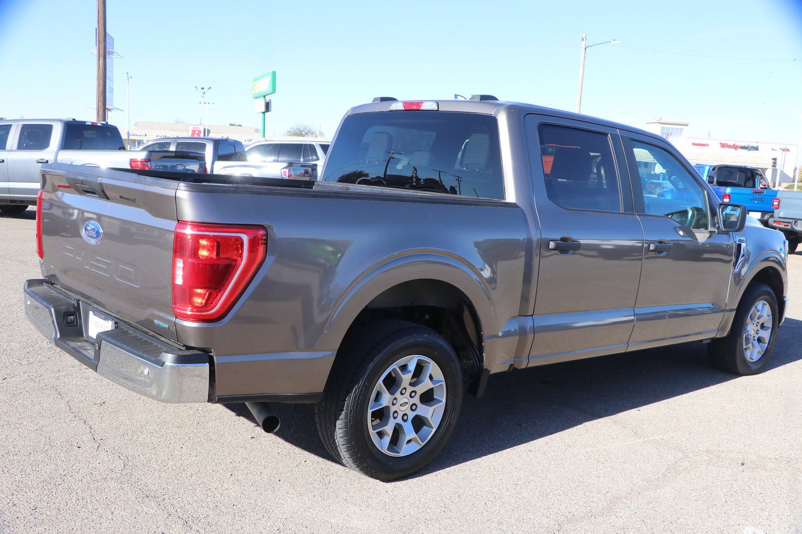 Used 2023 Ford F150 XLT image 7