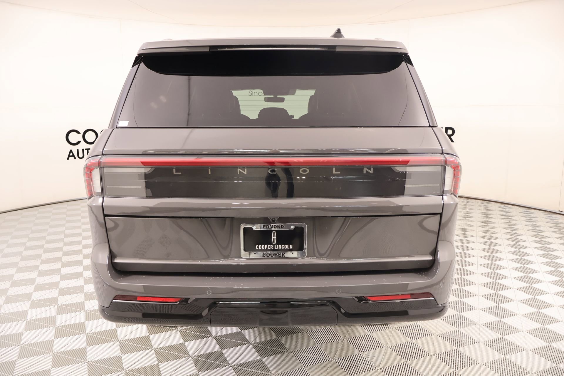 New 2026 Lincoln Navigator L Black Label AWD/4WD image 23